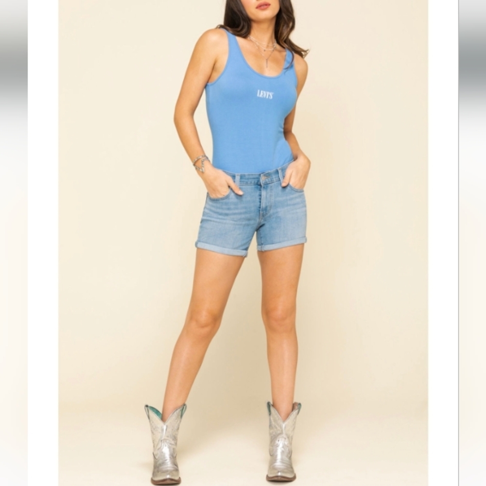 Levi Mid Length Shorts 32